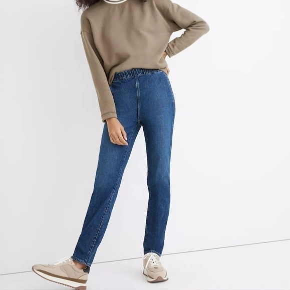 Madewell Denim - Madewell Pull-On Straight Jeans in Saull Wash